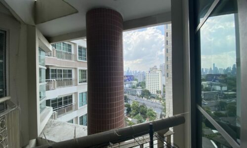 This 2-bedroom condo near Asoke BTS is available on a mid-floor at a popular CitiSmart Sukhumvit 18 condominium in Bangkok most central district