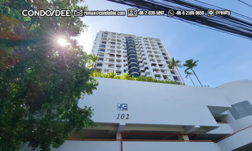 J.C. Tower Thonglor 25 is a condo for sale in Bangkok that was built in 1991. This project comprises a single building having 354 apartments on 22 floors.