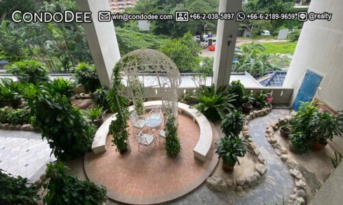 Kiarti Thanee City Mansion Sukhumvit 31 is a pet-friendly condo for sale in Bangkok near Srinakharinwirot University that was built in 1996