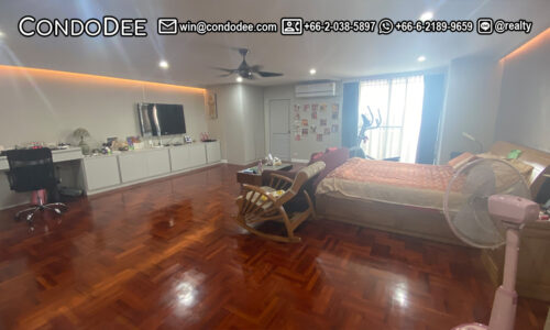 This large apartment in Ekkamai 12 is a well-maintained condo that is available now at a good price in Oriental Towers condominium in Bangkok CBD