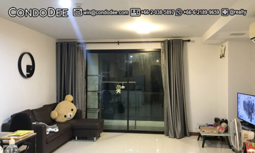 This large Bangkok apartment is available now in Le Cote Thonglor 8 condominium