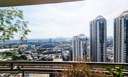 This large condo on Sukhumvit 24 on a high floor is available now for a confidential sale in the Mahogany Tower condominium in Phrom Phong in Bangkok CBD