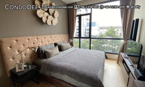 This large apartment with a private garden is a unique luxury property that is available now in The Capital Ekamai-Thonglor condominium on Phetchaburi Road