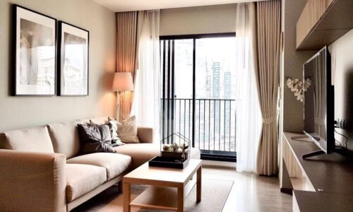 Rent 2-bedroom condo near BTS Ekkamai - high floor - Rhythm Ekkamai