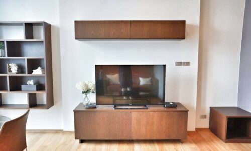 1-bedroom condo for rent near BTS Nana - mid-floor - Hyde Sukhumvit 13