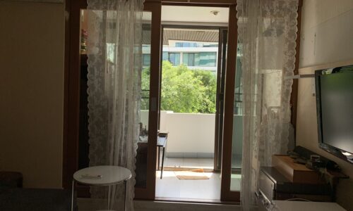 A large 1-bedroom apartment for sale near BTS Asoke - low-floor - Lake Avenue Condominium - Price Reduced
