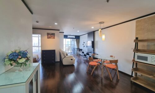River-View Renovated Apartment in Sukhumvit Road - 2-Bedroom - High Floor - Waterford Diamond Tower