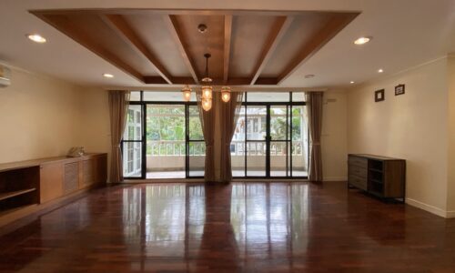 This spacious condo with a greenery view is available now at a low-rise Baan Chan condominium in Thonglor in Bangkok CBD