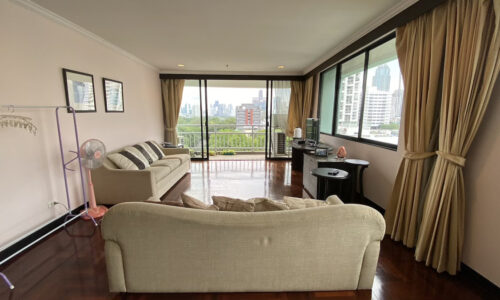Bangkok condo with greenery view for sale - 2-bedroom - the best price in Lake Green Sukhumvit 8