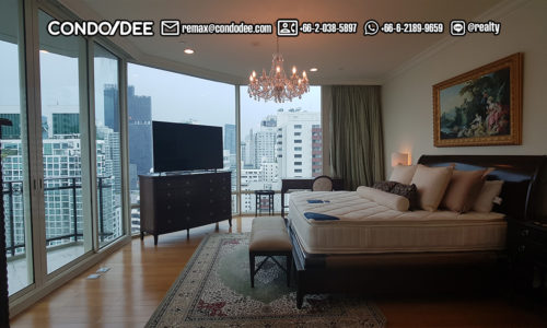 A luxury apartment for sale on Sukhumvit 31 is available now on a high floor in the Royce Private Residences condominium.