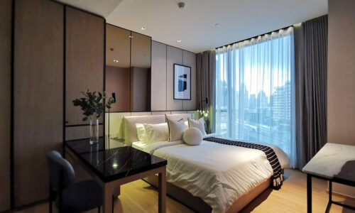 A luxury condo for sale with a tenant is available now in Beatniq Sukhumvit 32 condominium near BTS Thonglor
