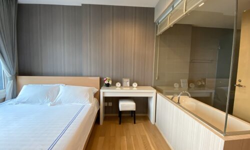 This luxury Sukhumvit condo near Thonglor BTS is available now on a high floor in Siri at Sukhumvit condominium by Sansiri