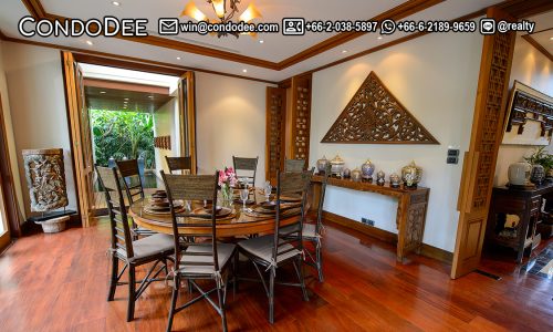 This luxury villa on Sukhumvit 31 in Bangkok CBD is a detached house located on a lot of land more than 1 Rai and it's available for sale and rent