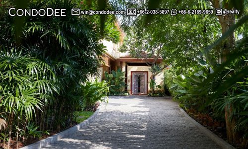 This luxury villa on Sukhumvit 31 in Bangkok CBD is a detached house located on a lot of land more than 1 Rai and it's available for sale and rent