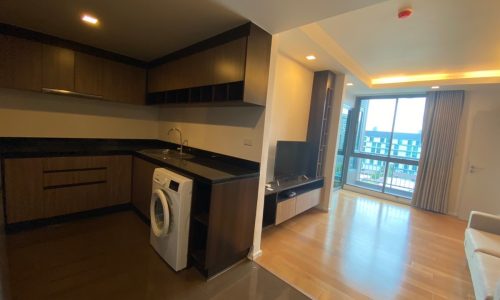 This affordable 2-bedroom near BTS Ploenchit is available now in Focus Ploenchit Sukhumvit 2 condominium in Bangkok CBD