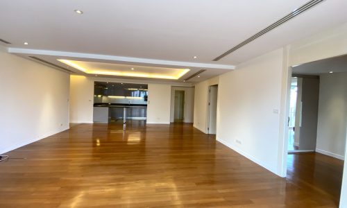 This large quiet condo in Thonglor is a rare property that is available now in the La Citta Penthouse condominium on Thonglor 8 in Bangkok CBD at a very good price