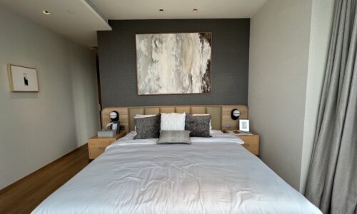 Modern luxury condo for sale near BTS Thonglor - high ceilings - 2-bedroom BEATNIQ