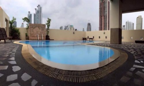 Monterey Place Bangkok condo on Sukhumvit 16 for sale near MRT Queen Sirikit was built in 1995.