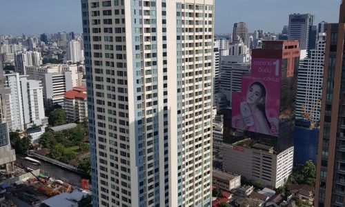 Q Asoke Condominium - Luxury Condo Near MRT Phetchaburi