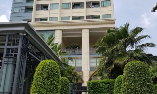Q Asoke Condominium - Luxury Condo Near MRT Phetchaburi