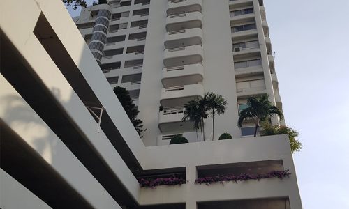 Regent on the Park 3 Sukhumvit 39 condo for sale in Phrom Phong in Bangkok CBD was built in 1995