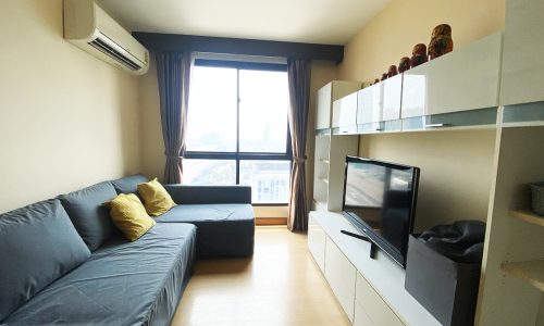 This renovated 2-bedroom condo is available now at a very affordable price in a popular Vista Garden condominium near BTS Phra Khanong in Bangkok