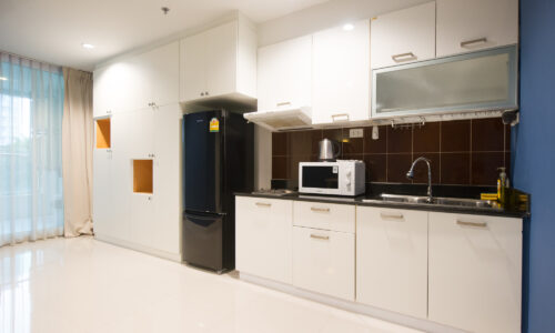 Cheap condo for rent near university - 1 bedroom - low floor - Sukhumvit Living Town 