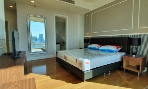 Luxury flat for rent in Asoke - 3 bedroom - high floor - Royce Private Residences
