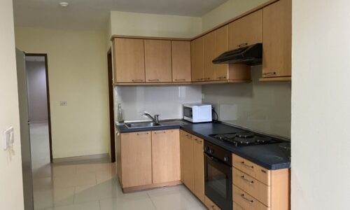 Large condo in Sukhumvit 33 for sale - 2-bedroom - mid-floor - 33 Tower