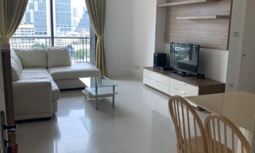 Pet-Friendly condo for sale in Sukhumvit 22 - sale with tenant - 2 bedroom - mid floor - Aguston