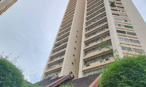 Tai Ping Towers condo for sale in Ekkamai in Bangkok is a high-rise apartment project that was built in 1981.