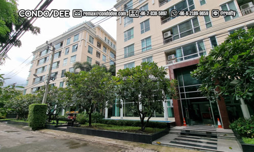 The Address Sukhumvit 42 Condominium Near BTS Ekkamai