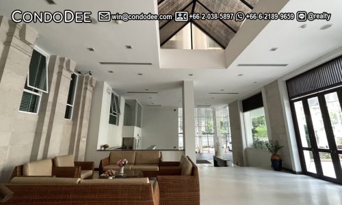 The Bangkok Sukhumvit 61 condo for sale near BTS Ekkamai was built by Land & Houses PCL in 2004 and comprises 1 building having 71 apartments on 8 floors