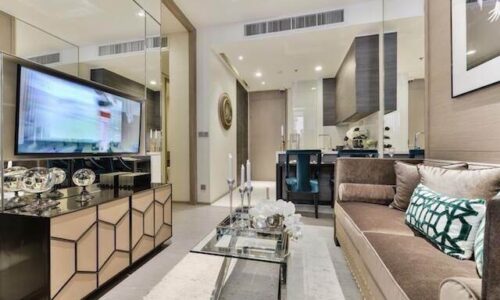 A luxury 1 bedroom condo for sale in Asoke is available now on the mid-floor in The Esse Asoke condominium