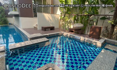 The Lofts Sathorn townhouses for sale in Bangkok CBD is a secured housing compound built by Raimon Land PCL in 2002