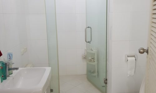 3-Bedroom 4-Bathroom Large Condo in Asoke in The Master Centrium