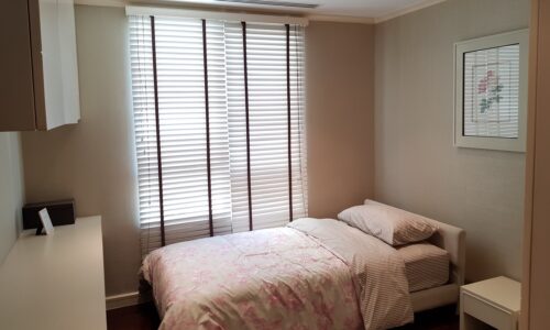 The Oleander Sukhumvit 11 3-beds furnished sale - smaller bedroom