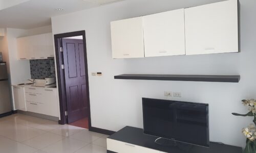 Apartment for sale near Bumrungrad hospital - 1-bedroom - mid floor - The Prime 11 condominium