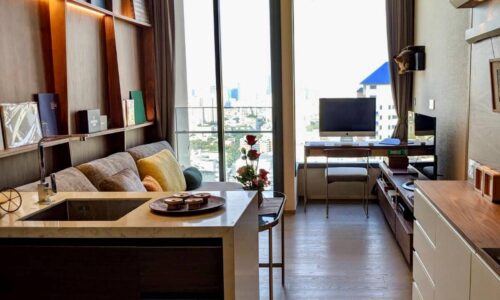 A condo for sale on high-floor in Asoke - 1-bedroom - The Esse Asoke