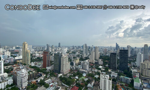 This top-floor condo on Sukhumvit 23 is available now in the Edge luxury condominium that was built by Sansiri PCL