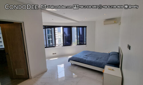 This unique large condo on Sukhumvit 39 is a very special property located in Moon Tower condominium in a quiet and very central Bangkok area.