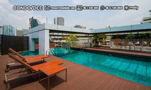 Urbana Sukhumvit 15 condo for sale In Bangkok in Asoke near NIST School was built in 2004 by Urbana Estate.
