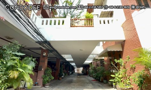 Villa 49 Townhouse secured compound on Sukhumvit 49 in Bangkok CBD was built in 1991.