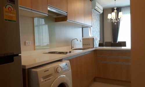 1-Bedroom Duplex For Rent Near MRT & Airport Link in Villa Asoke On Mid Floor