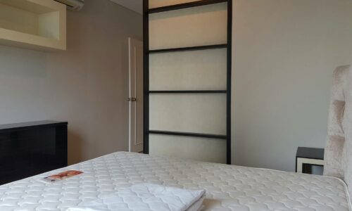 Rent 2-Bedroom Condo Near MRT & Airport Link in Villa Asoke On Mid Floor