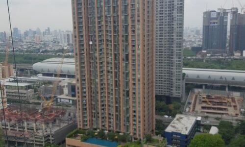 Villa Asoke Condominium near MRT and near Airport Link Makkasan