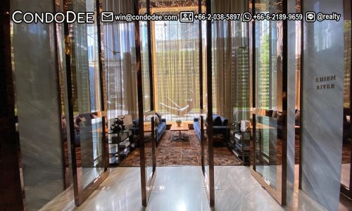 Vittorio Sukhumvit 39 Phrom Phong is a luxury condo for sale on Sukhumvit 39 in Bangkok near BTS Phrom Phong and Emquartier that was built by AP  (Thailand) PCL in 2018