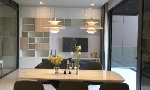 Luxury condo for rent near Prompong BTS - 2-bedroom - mid-floor - Vittorio 39