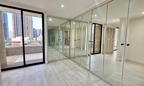 This large apartment with a large balcony was recently renovated and is not available for sale at a reasonable price in a popular Asoke Tower condominium near Srinakharinwirot University in Bangkok CBD
