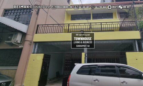 Townhouse for living and business in Sukhumvit 40 for sale - 4-bedroom - large rooftop - business on ground floor